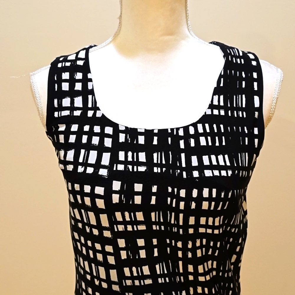 Calvin Klein top. Size XS - Picture 2 of 7